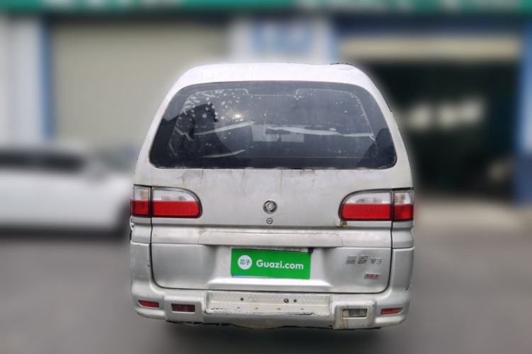 Used FORTHING Lingzhi 2015 V3 1.5L 7-seat Standard Model Rear