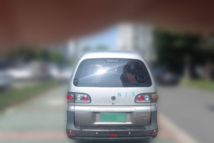 Used FORTHING Lingzhi 2015 M3 1.6L 7-Seater Comfort Model Rear