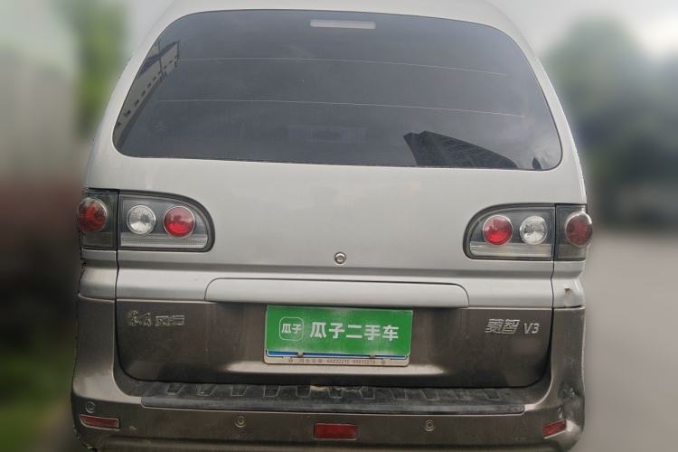 Used FORTHING Lingzhi 2015 V3 1.5L 5-Seater Special Offer Model Rear