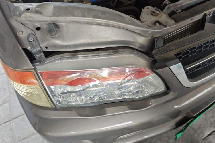 Used FORTHING Lingzhi 2015 V3 1.5L 7-seat Standard Model Right Front Headlight