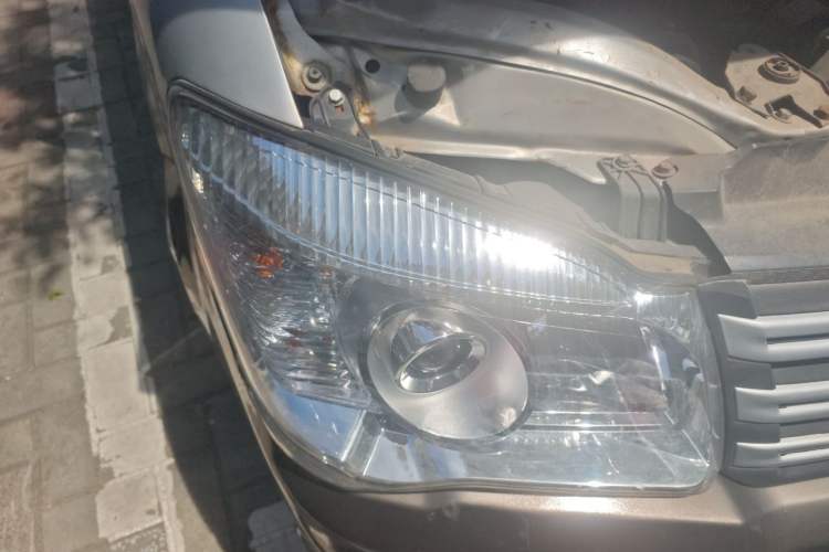 Used FORTHING Lingzhi 2015 M3 1.6L 7-Seater Luxury Model Right Front Headlight