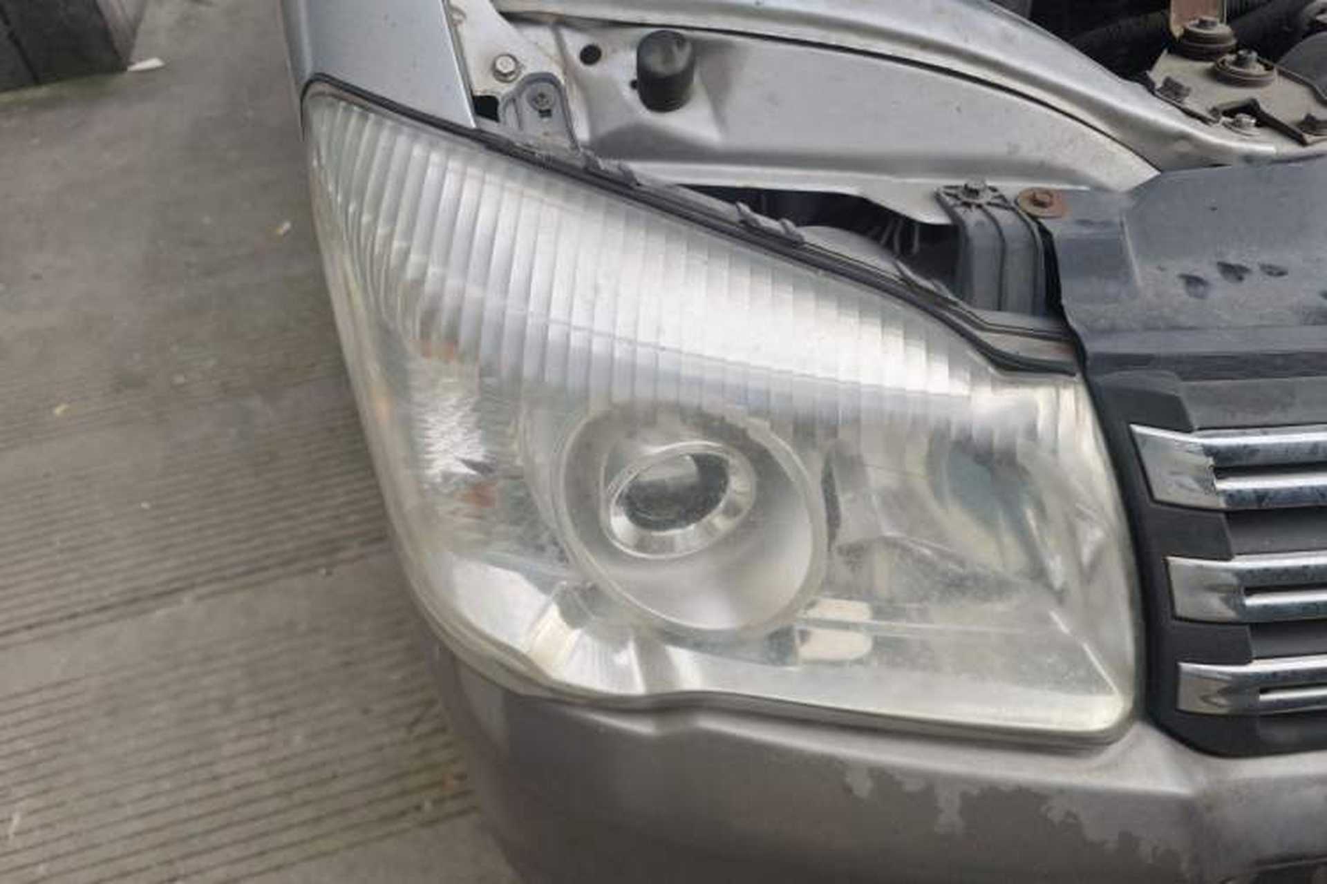 Used FORTHING Lingzhi 2015 M5 Q3 2.0L 7-seat Long-Wheelbase Luxury Model Right Front Headlight