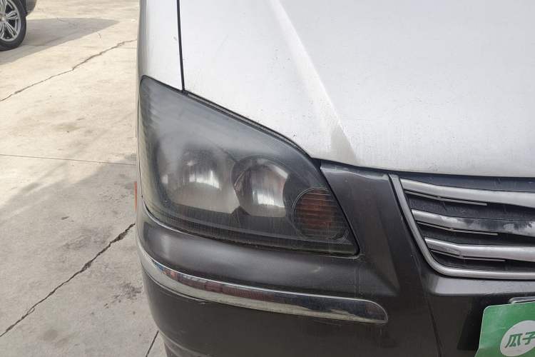 Used FORTHING Lingzhi 2015 V3 1.5L 7-Seater Comfort Model Right Front Headlight