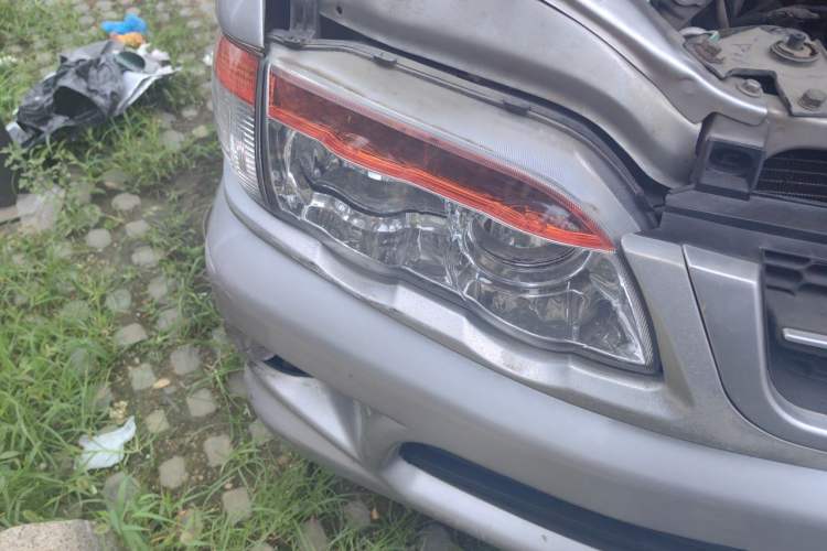 Used FORTHING Lingzhi 2015 V3 1.5L 7-seat Standard Model Right Front Headlight