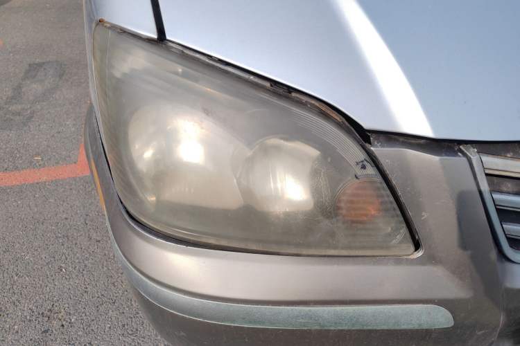 Used FORTHING Lingzhi 2015 M5 Q7 2.0L 7-seat Long-Wheelbase Comfort Model Right Front Headlight