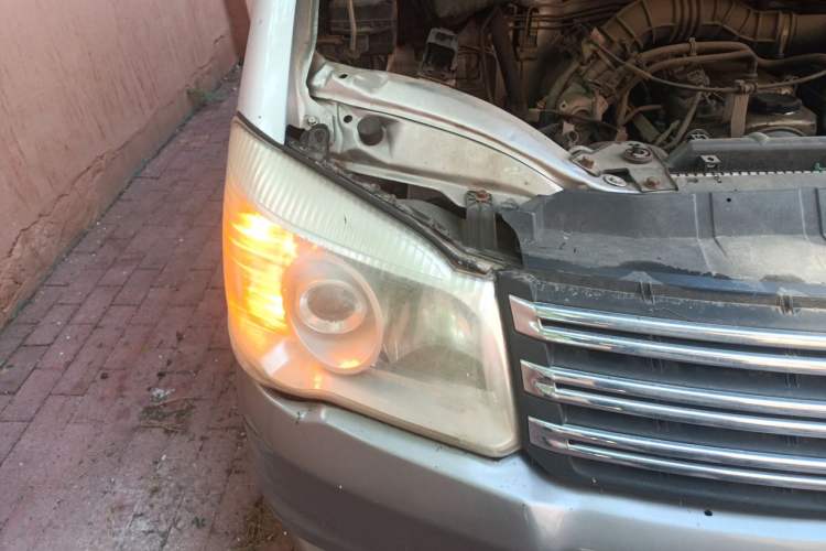 Used FORTHING Lingzhi 2015 M3 1.6L 7-Seater Luxury Model Right Front Headlight