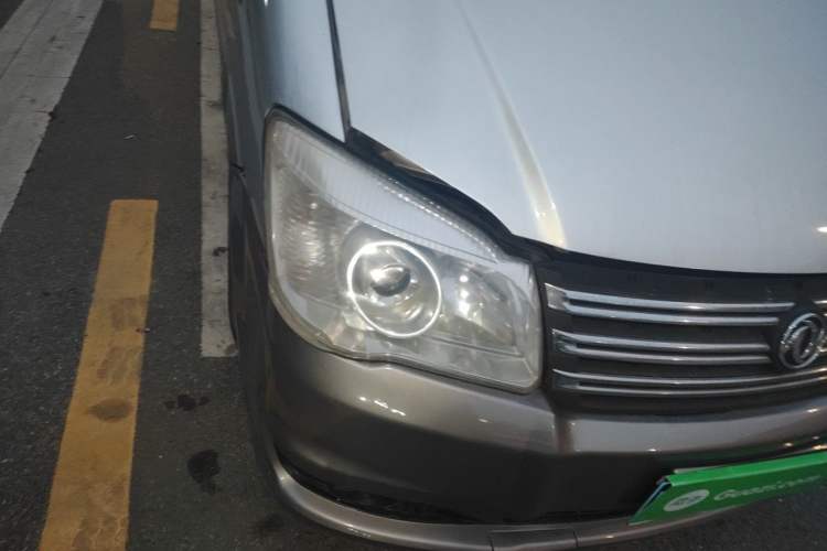 Used FORTHING Lingzhi 2015 M3 1.6L 7-Seater Comfort Model Right Front Headlight