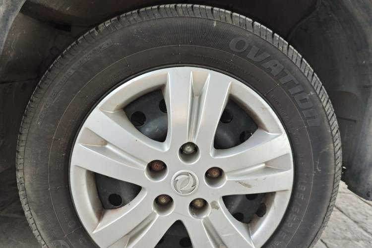 Used FORTHING Lingzhi 2015 V3 1.5L 7-seat Standard Model Right Front Wheel Hub