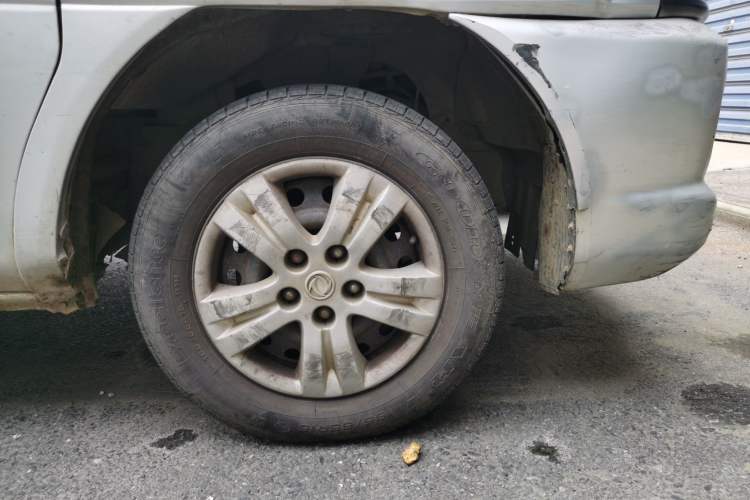 Used FORTHING Lingzhi 2015 V3 1.5L 7-seat Standard Model Right Front Wheel Hub