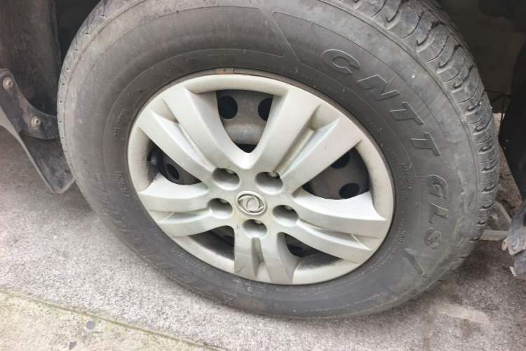 Used FORTHING Lingzhi 2015 M5 Q3 2.0L 7-seat Long-wheelbase Comfort Version Right Front Wheel Hub