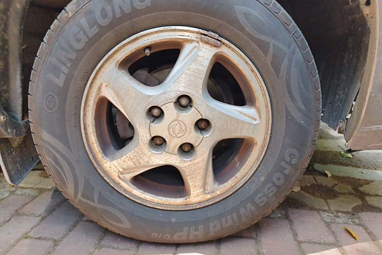 Used FORTHING Lingzhi 2015 M3 1.6L 7-Seater Luxury Model Right Front Wheel Hub