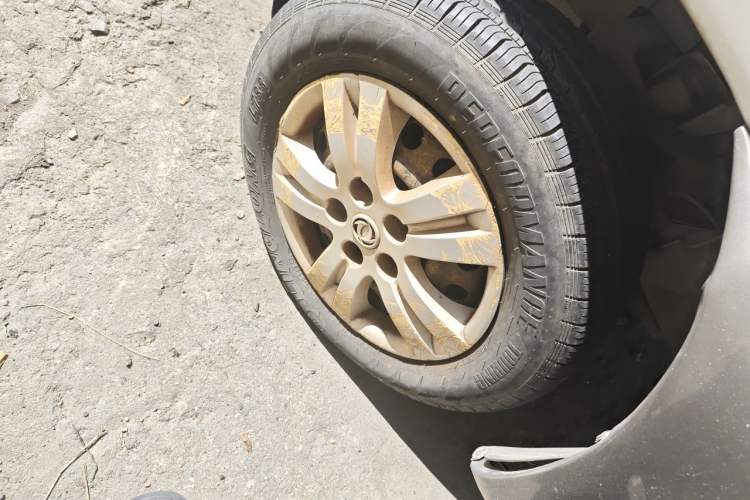 Used FORTHING Lingzhi 2015 V3 1.6L 7-Seater Standard Model Right Front Wheel Hub