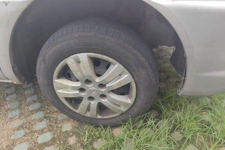 Used FORTHING Lingzhi 2015 V3 1.5L 7-seat Standard Model Right Front Wheel Hub