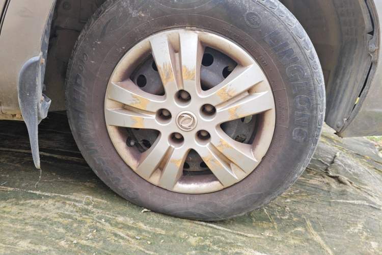 Used FORTHING Lingzhi 2015 M3 1.6L 7-Seater Standard Model Right Front Wheel Hub
