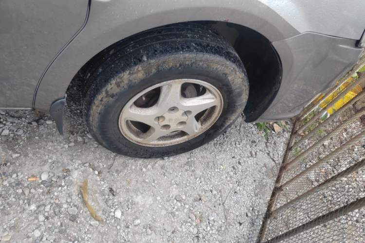 Used FORTHING Lingzhi 2015 M3 1.6L 7-Seater Comfort Model Right Front Wheel Hub