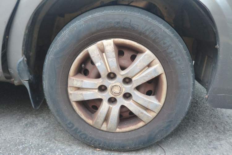 Used FORTHING Lingzhi 2015 M5 Q7 2.0L 7-seat Long-Wheelbase Comfort Model Right Front Wheel Hub