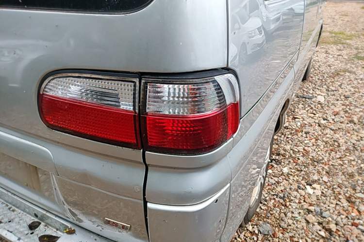 Used FORTHING Lingzhi 2015 V3 1.5L 7-seat Standard Model Right Rear Taillight