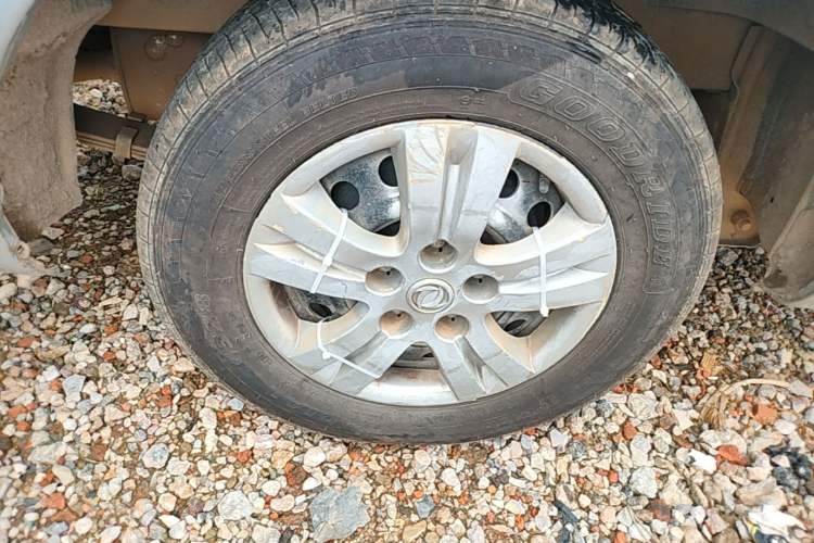 Used FORTHING Lingzhi 2015 V3 1.5L 7-seat Standard Model Right Rear Wheel Hub