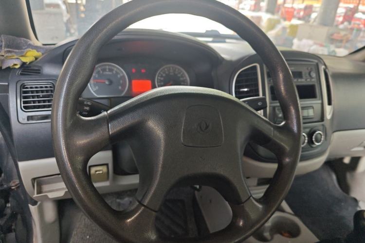 Used FORTHING Lingzhi 2015 V3 1.5L 7-seat Standard Model Steering Wheel