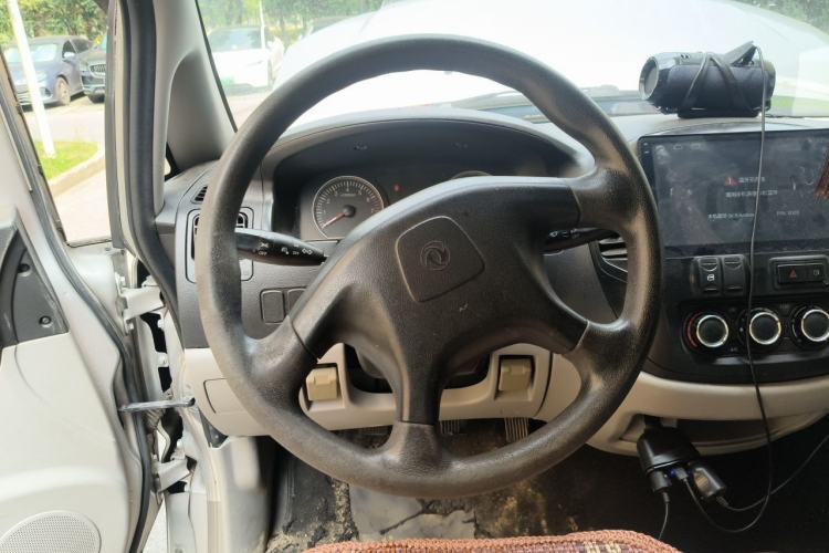 Used FORTHING Lingzhi 2015 M3 1.6L 7-Seater Comfort Model Steering Wheel