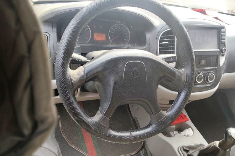 Used FORTHING Lingzhi 2015 V3 1.5L 7-Seater Comfort Model Steering Wheel