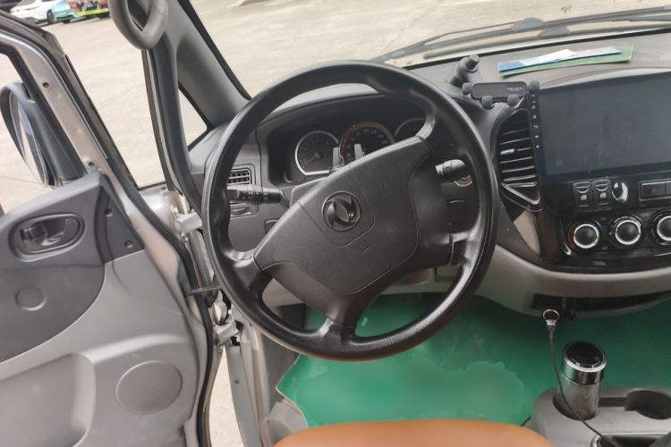Used FORTHING Lingzhi 2015 M5 Q7 2.0L 7-seat Long-Wheelbase Comfort Model Steering Wheel