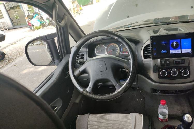 Used FORTHING Lingzhi 2015 M5 Q7 2.0L 7-seat Long-Wheelbase Comfort Model Steering Wheel