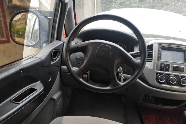 Used FORTHING Lingzhi 2015 M3 1.6L 7-Seater Standard Model Steering Wheel