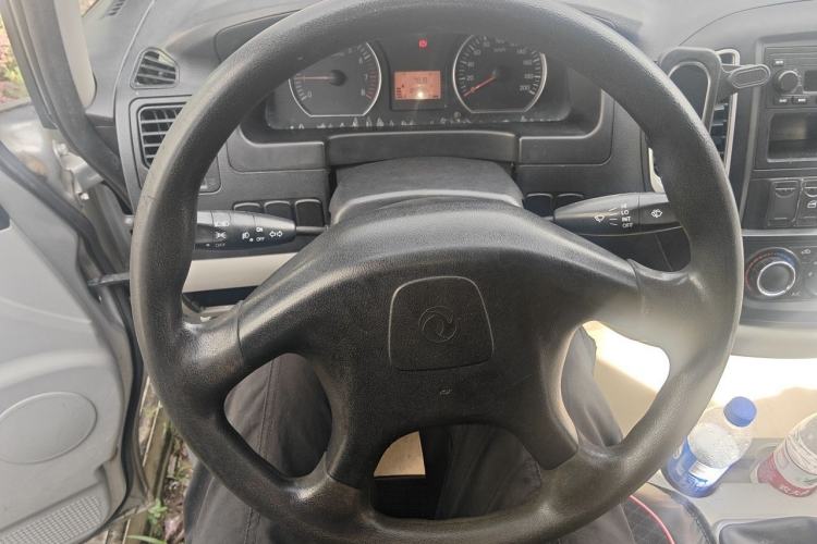 Used FORTHING Lingzhi 2015 V3 1.5L 5-Seater Special Offer Model Steering Wheel