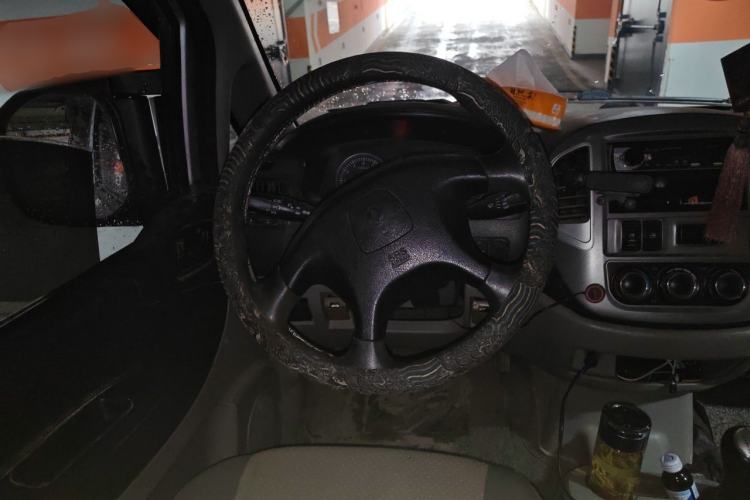 Used FORTHING Lingzhi 2015 M3 1.6L 7-Seater Comfort Model Steering Wheel