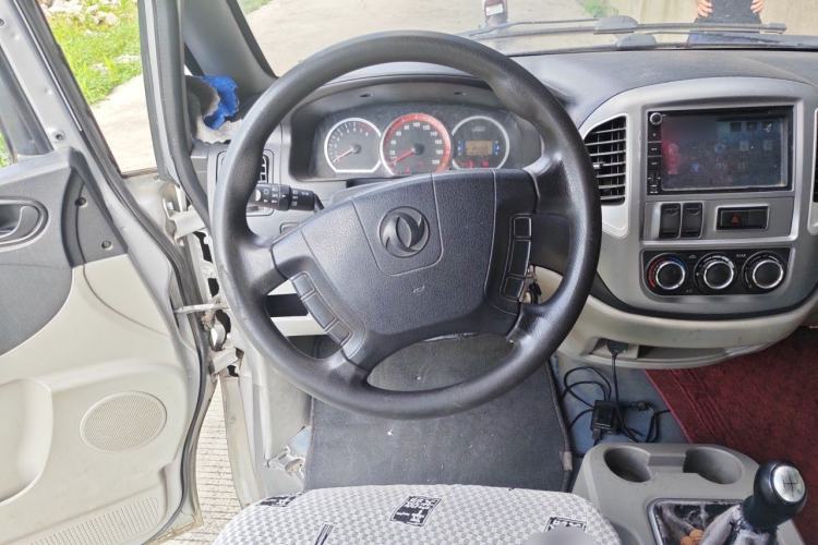 Used FORTHING Lingzhi 2015 M5 Q7 2.0L 7-seat Long-Wheelbase Comfort Model Steering Wheel