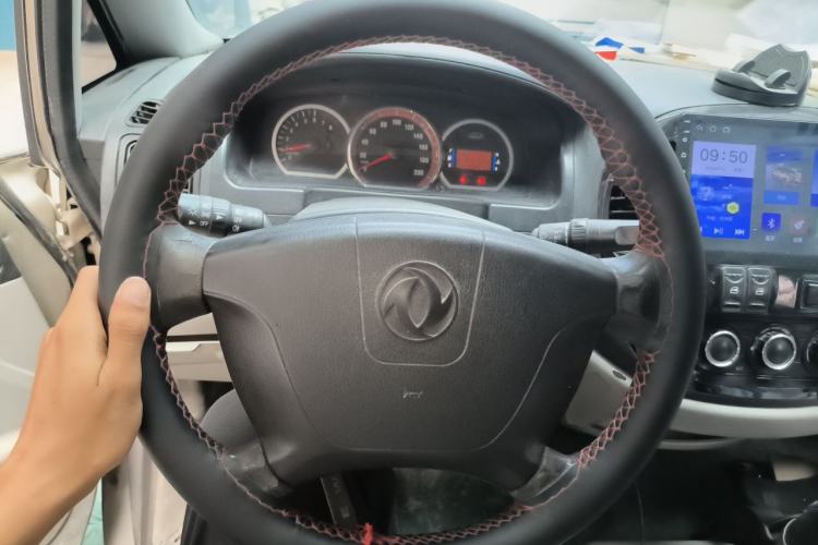 Used FORTHING Lingzhi 2015 M5 Q7 2.0L 7-seat Long-Wheelbase Comfort Model Steering Wheel