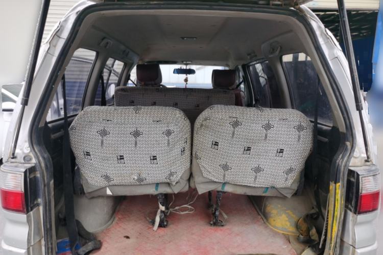 Used FORTHING Lingzhi 2015 V3 1.5L 7-seat Standard Model Trunk