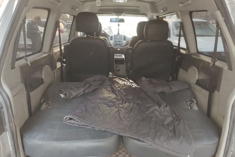 Used FORTHING Lingzhi 2015 M3 1.6L 7-Seater Luxury Model Trunk