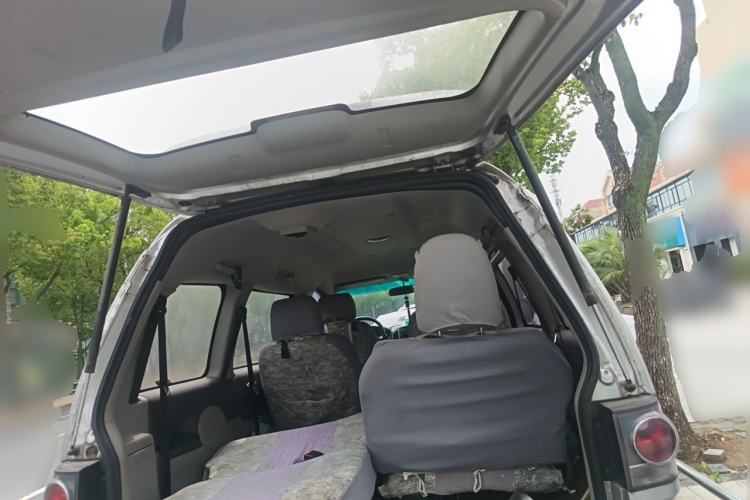 Used FORTHING Lingzhi 2015 V3 1.5L 7-Seater Luxury Model Trunk