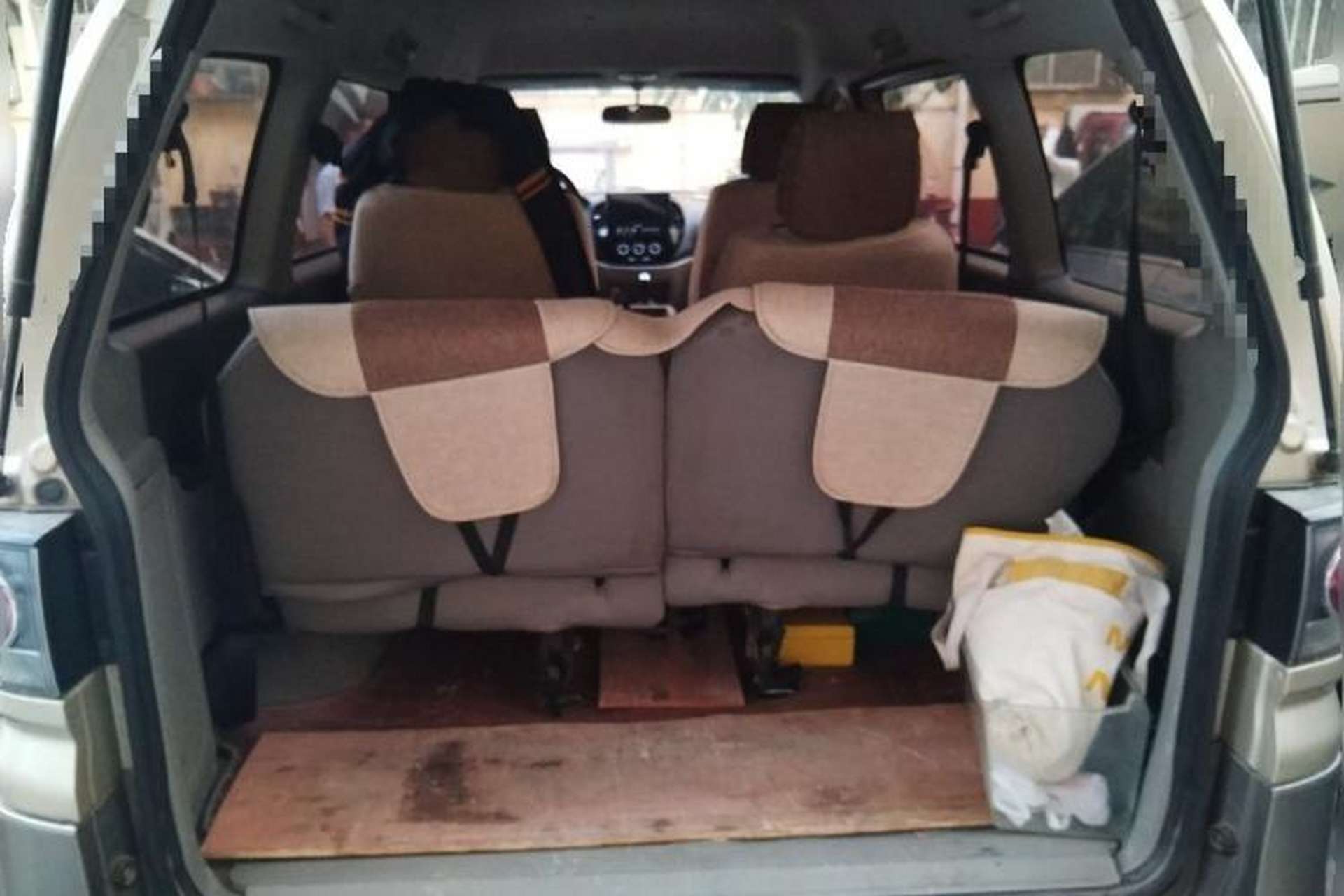 Used FORTHING Lingzhi 2015 M3 1.6L 7-Seater Comfort Model Trunk