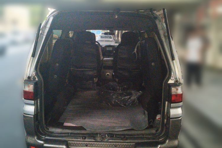Used FORTHING Lingzhi 2015 V3 1.6L 7-Seater Comfort Model Trunk