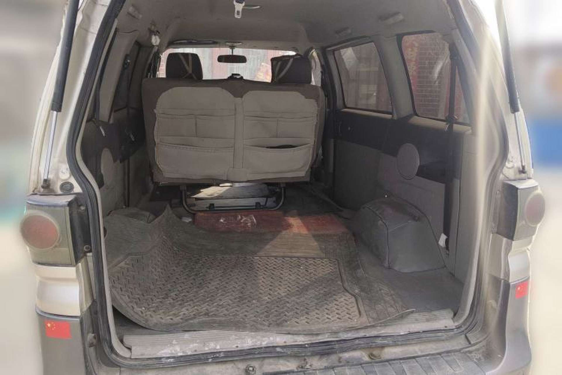 Used FORTHING Lingzhi 2015 V3 1.5L 7-Seater Comfort Model Trunk