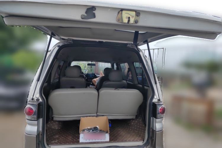 Used FORTHING Lingzhi 2015 M3 1.6L 7-Seater Comfort Model Trunk