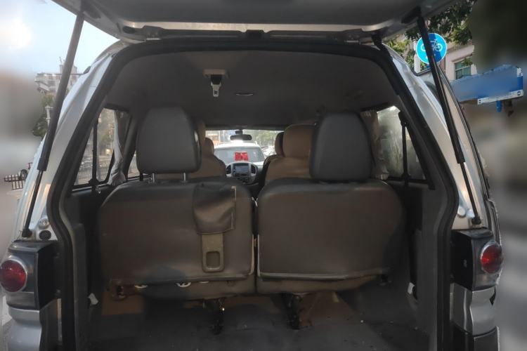 Used FORTHING Lingzhi 2015 M3 1.6L 7-Seater Comfort Model Trunk