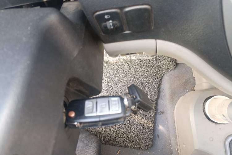 Used FORTHING Lingzhi 2015 M3 1.6L 7-Seater Comfort Model Vehicle Key