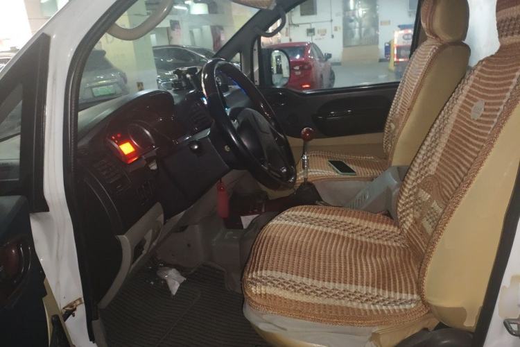 Used FORTHING Lingzhi 2015 M3 1.6L 7-Seater Comfort Model Driver Seat