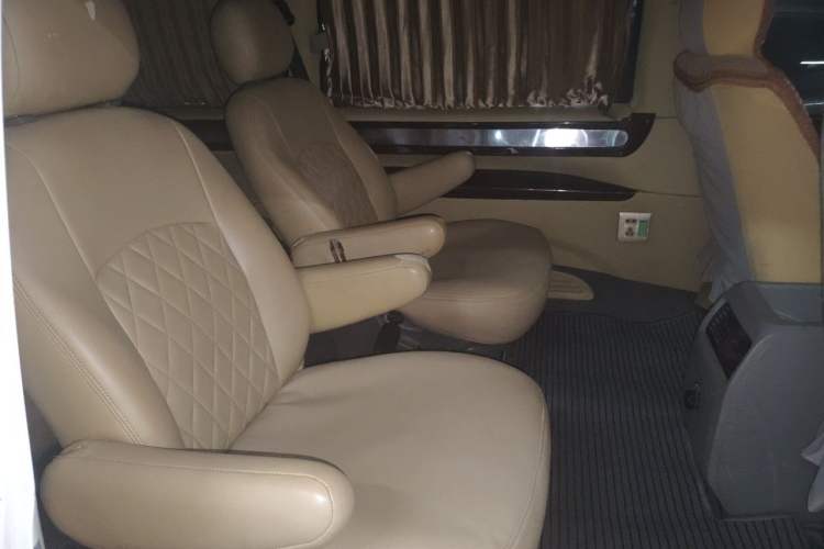 Used FORTHING Lingzhi 2015 M3 1.6L 7-Seater Comfort Model Left Rear Seat