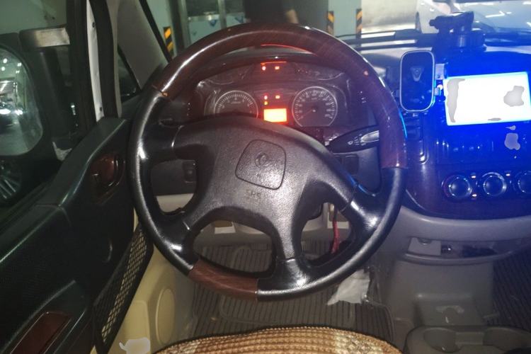 Used FORTHING Lingzhi 2015 M3 1.6L 7-Seater Comfort Model Steering Wheel