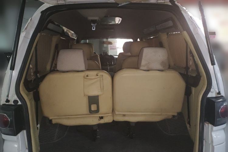 Used FORTHING Lingzhi 2015 M3 1.6L 7-Seater Comfort Model Trunk