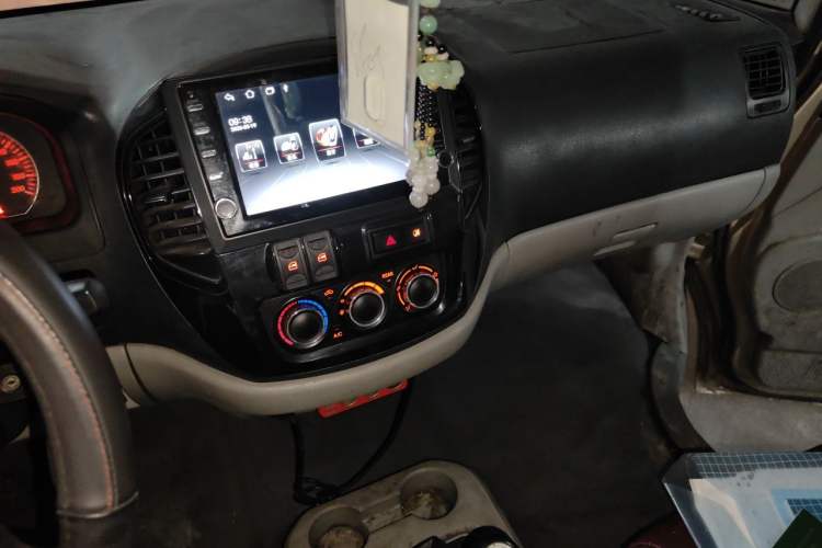 Used FORTHING Lingzhi 2015 V3 1.6L 7-Seater Standard Model Audio And AC Panel