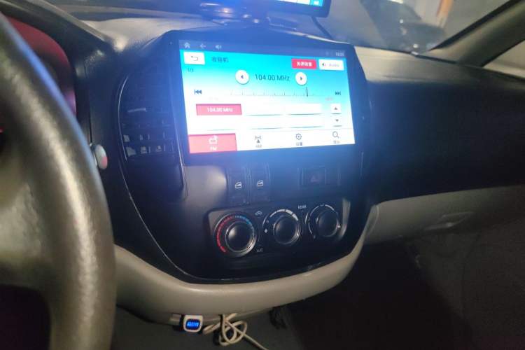 Used FORTHING Lingzhi 2015 M5 Q7 2.0L 7-seat Long-Wheelbase Comfort Model Audio And AC Panel