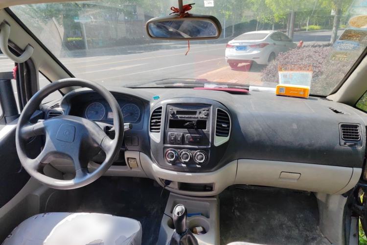 Used FORTHING Lingzhi 2015 V3 1.5L 7-seat Standard Model Center Console