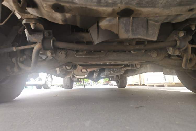 Used FORTHING Lingzhi 2015 M3 1.6L 7-Seater Standard Model Chassis Front