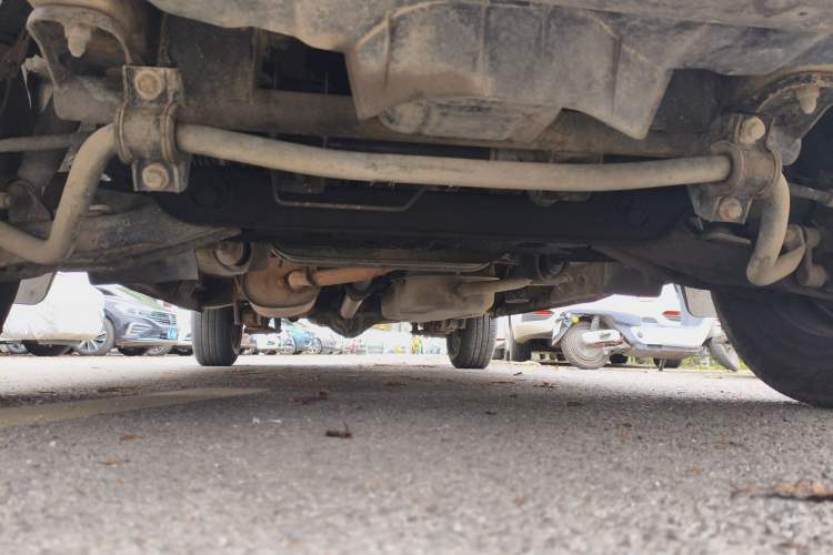 Used FORTHING Lingzhi 2015 V3 1.5L 5-Seater Special Offer Model Chassis Front